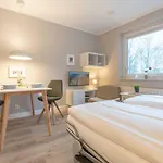 Haus Fritz-wischer-strasse 5 아파트 *