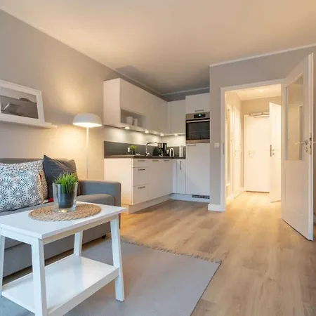 Haus Fritz-wischer-strasse 5 アパート