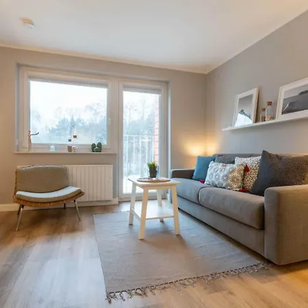 Haus Fritz-wischer-strasse 5 アパート