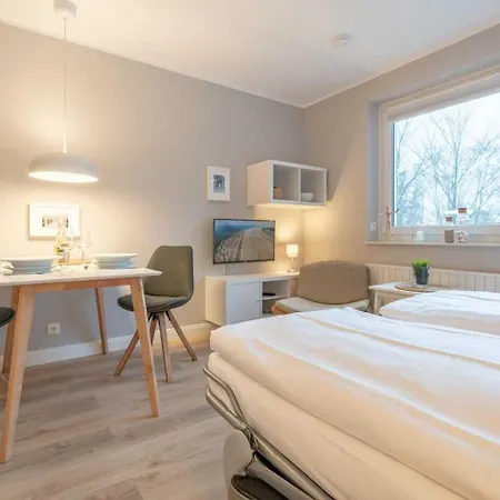 Haus Fritz-wischer-strasse 5 アパート *